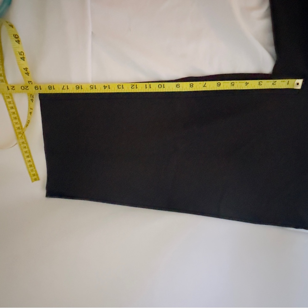 NWT Alfred Dunner Classics 2020 Black Allure Capri SZ 16 Pull On Pants Super - Picture 14 of 16